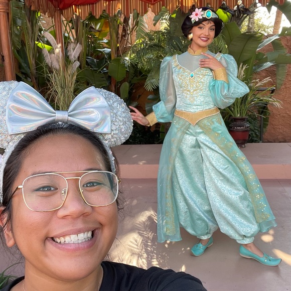 💫Meet Your Posher, Gabbie💫 - Picture 3 of 6